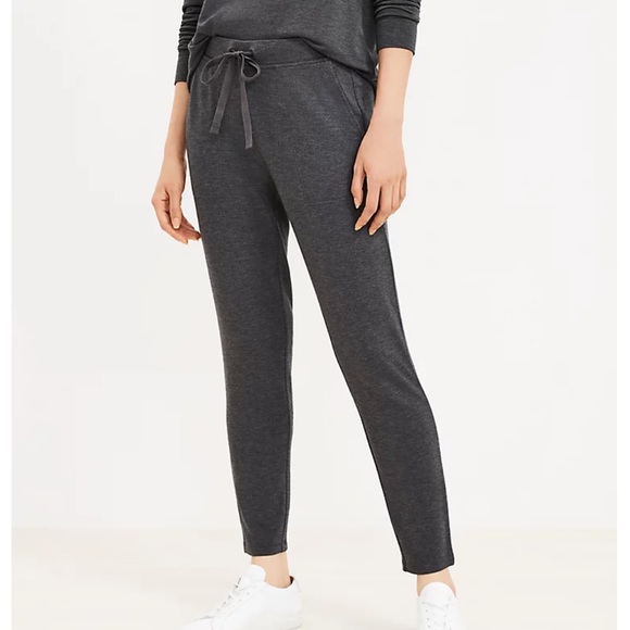 Lou & Grey Pants - Loft Lou & Grey Signaturesoft Sweatpants Size Small Dark Charcoal Grey